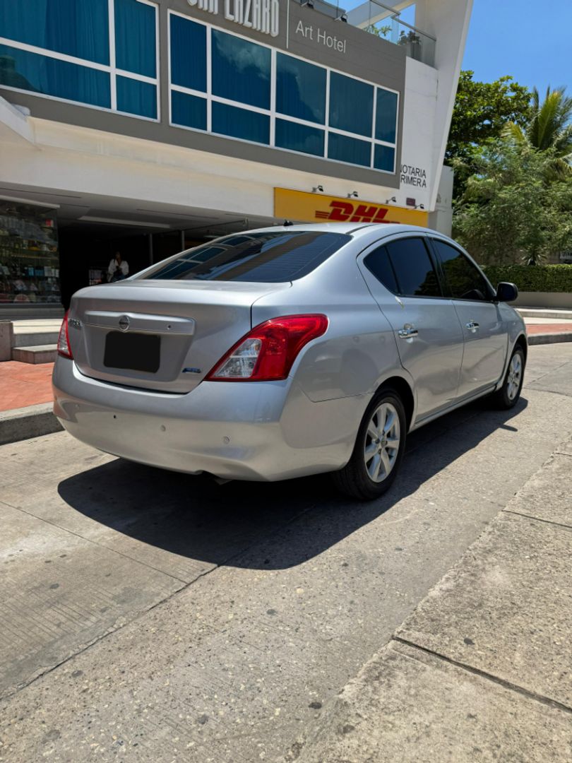 NISSAN VERSA 1.6L AUT ADVANCE 2015