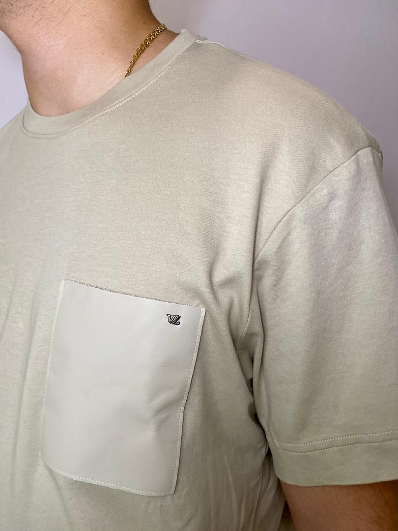 CAMISETA VERONA VELEZ BOLSILLO CUERO - BEIGE