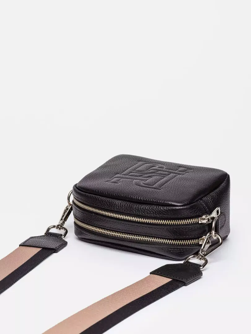 AUDREY NEGRO EN CUERO GRANEADO