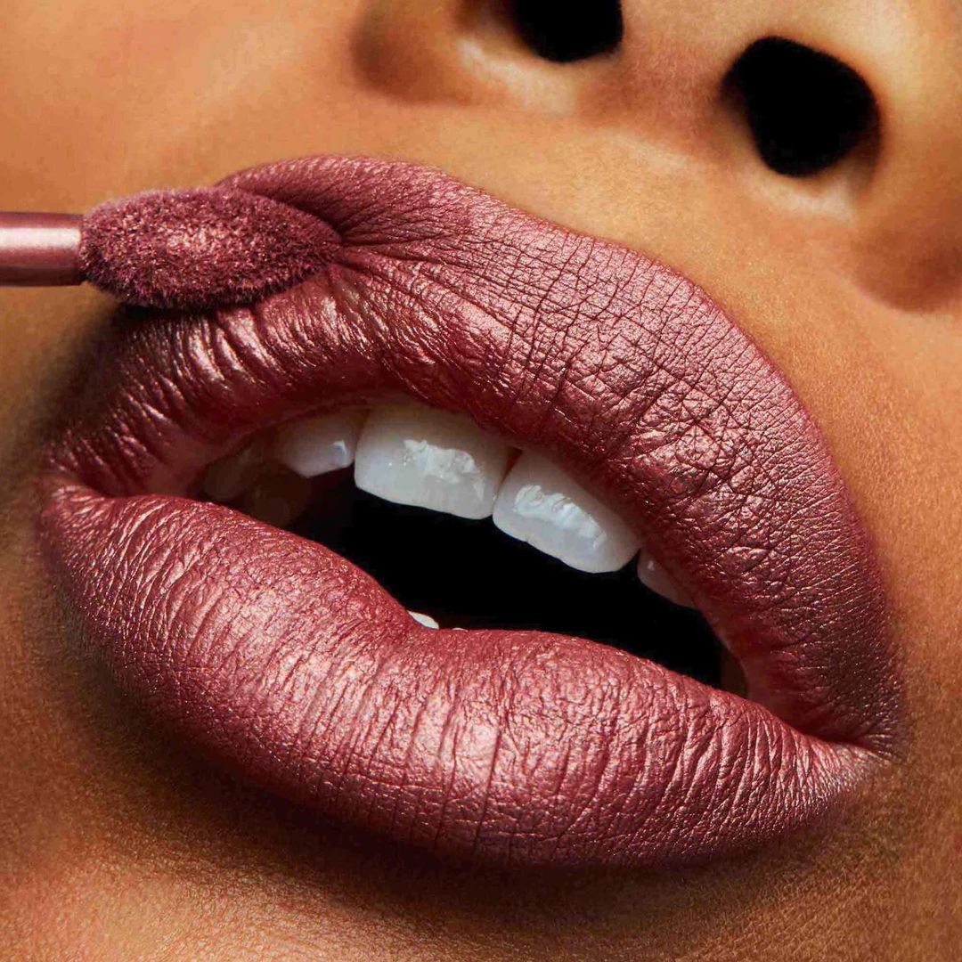 Labial Líquido Retro Matte Liquid Metallics - Gems & Roses