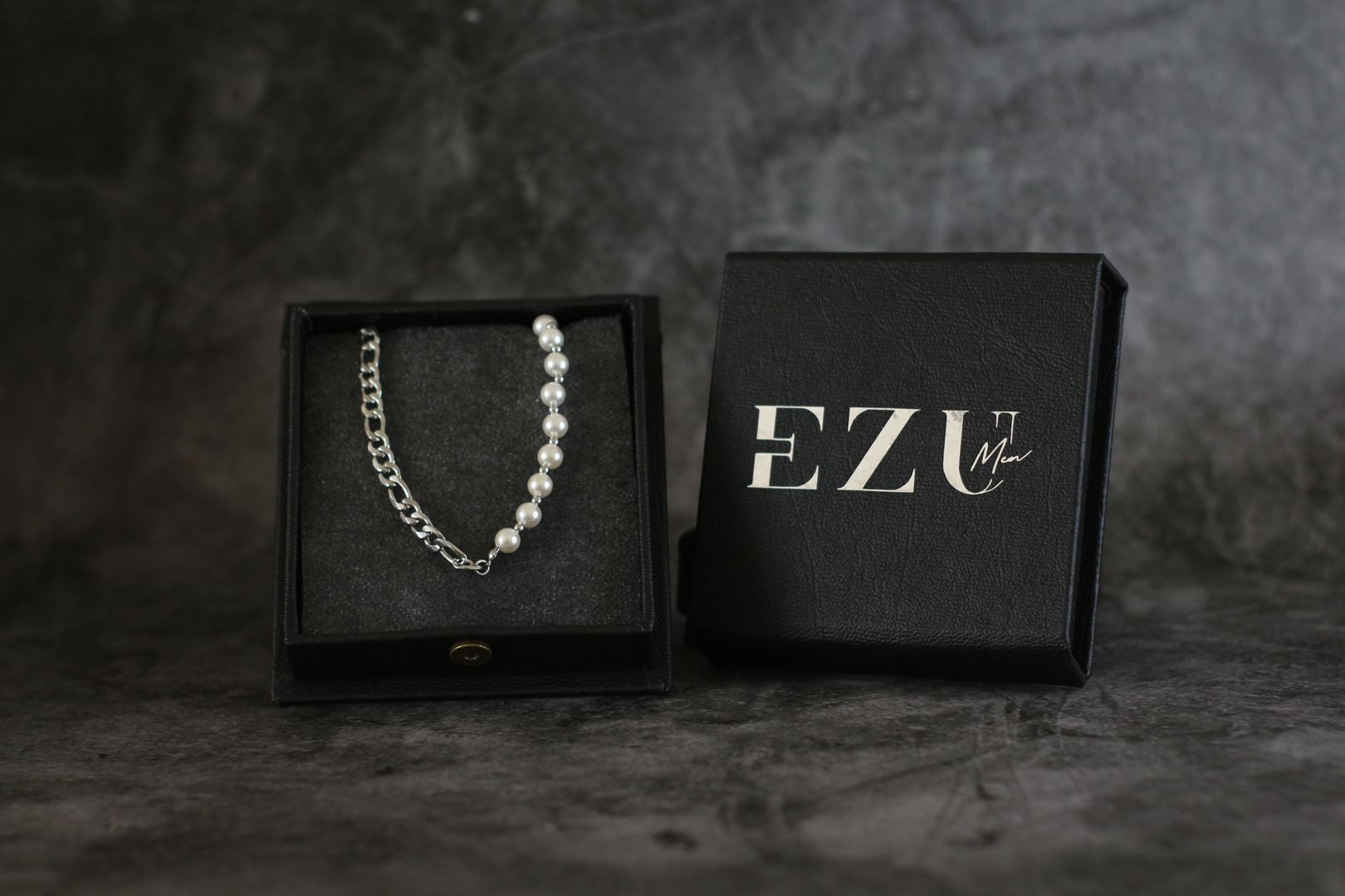 Collar perlas + cadena figaro