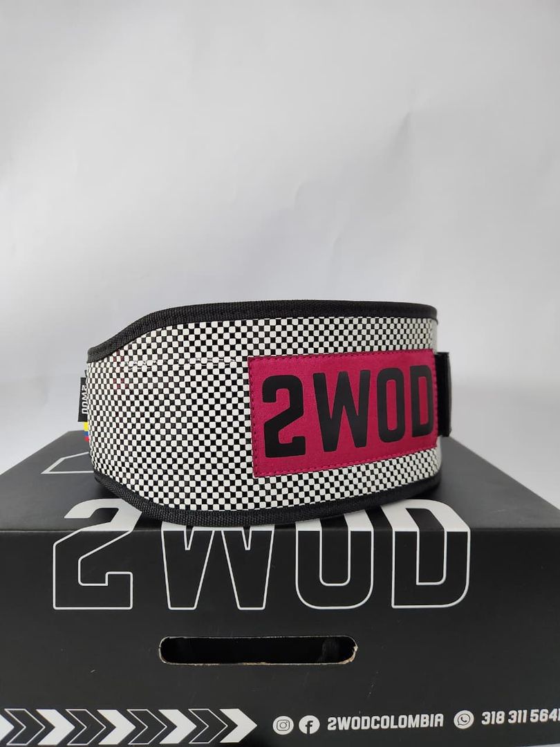 CINTURON BELT CUADROS