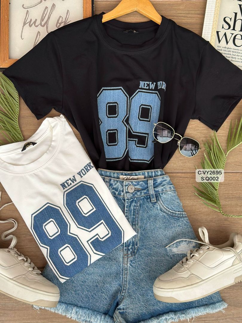 CAMISETA FRIA REGULAR CON APLIQUE 89 NEW YORK EN DENIM VY2695