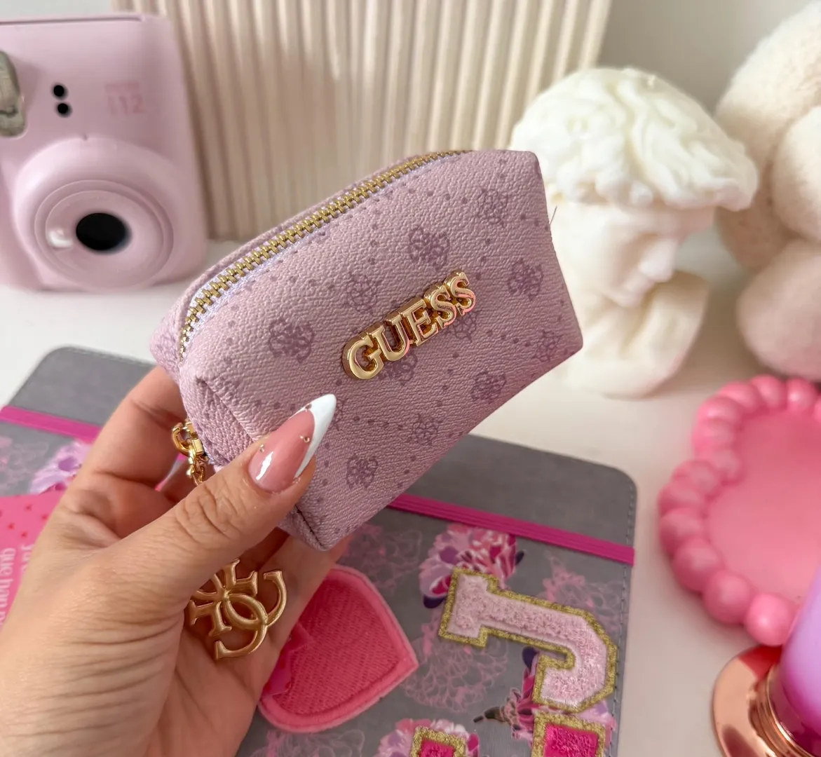 Monederos guess 