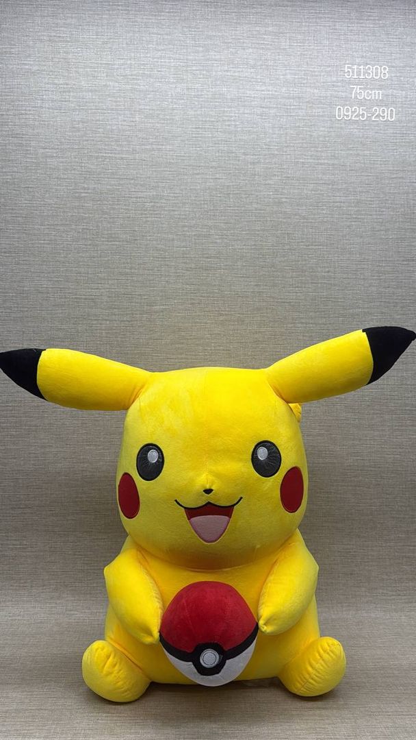 PIKACHÚ CON POKEBOLA 75 CM
