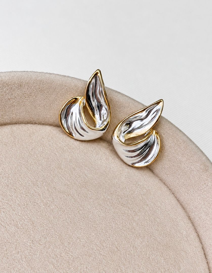 Arete figura plateado 