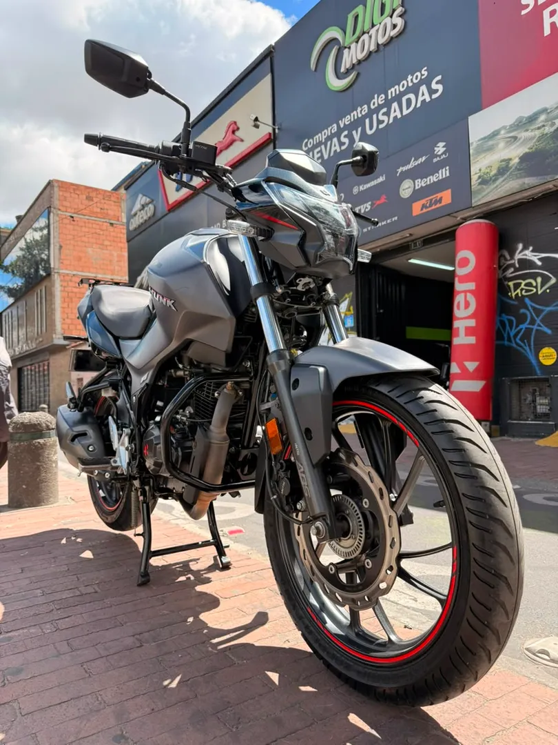 HERO HUNK 160 R 2V