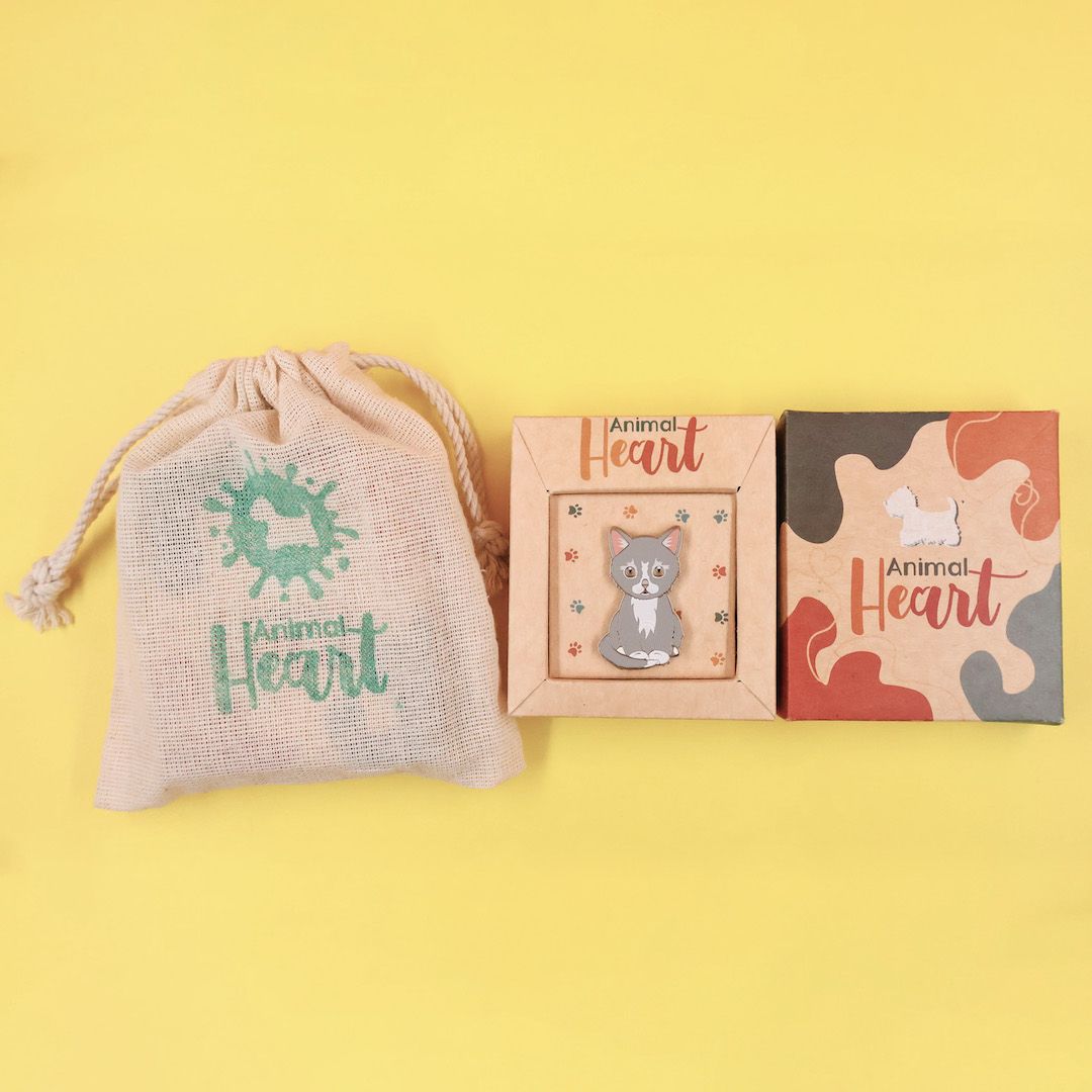 PIN GATO GRIS BLANCO