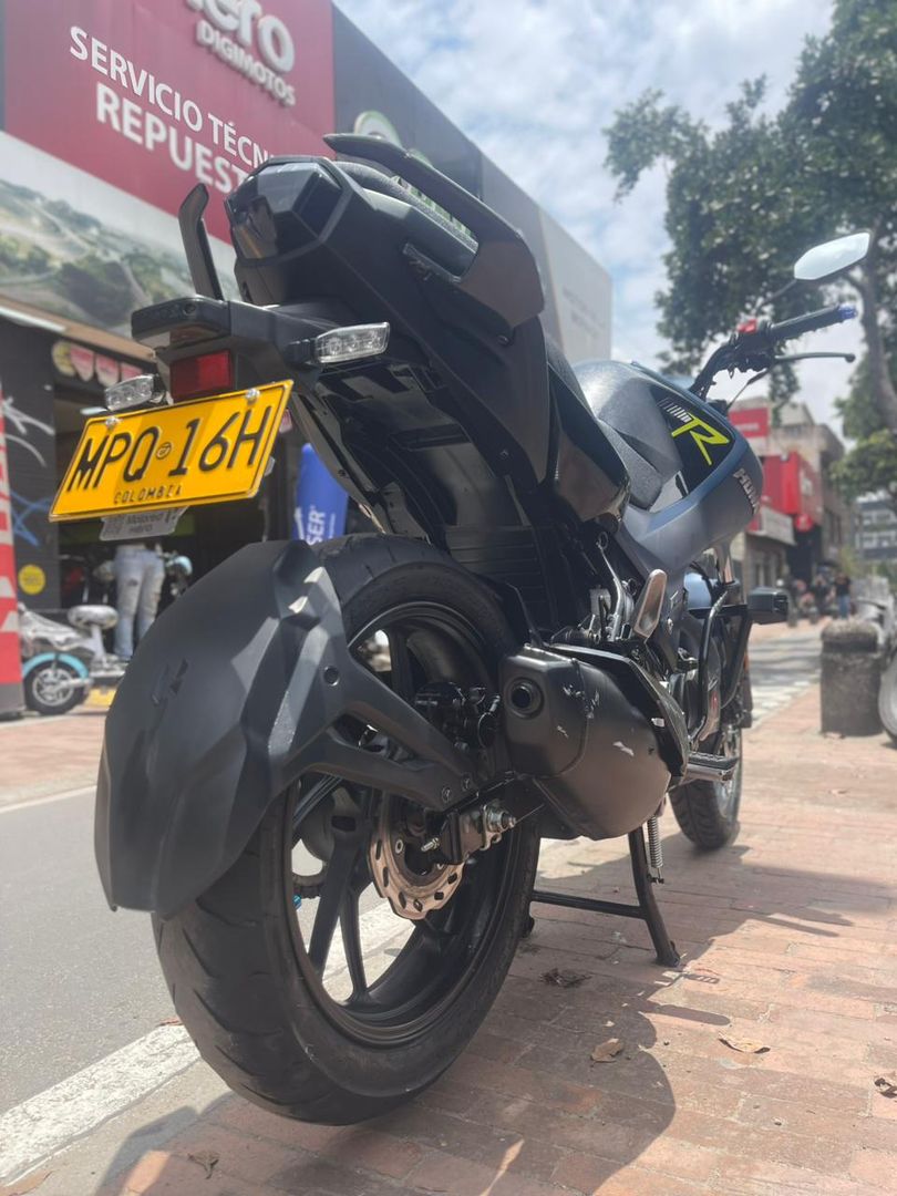 HERO HUNK  160  FI 2V