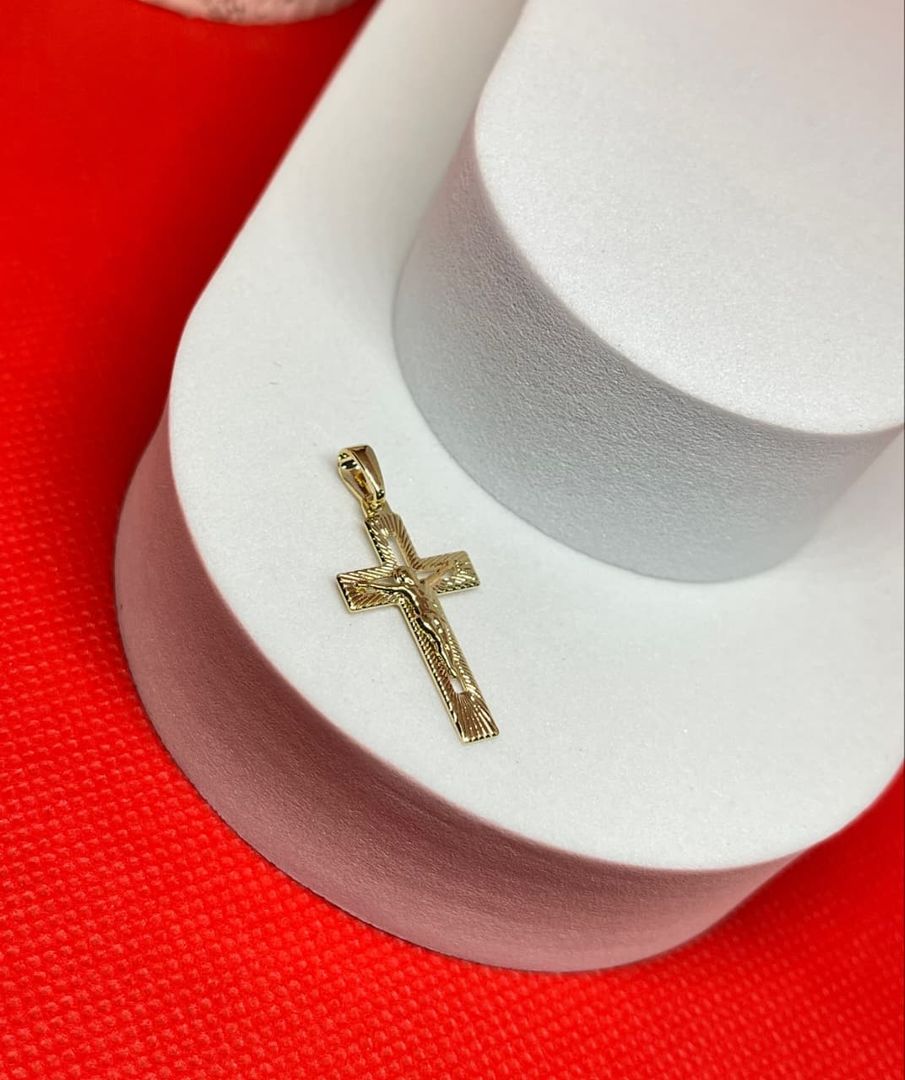Dije jesus crucificado tallado