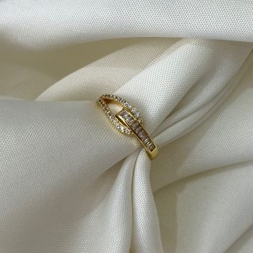 Imagen del producto Anillo entrelazado circonias 
