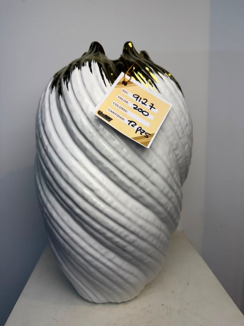BASE BLANCA CON BORDE DORADO CROMADO