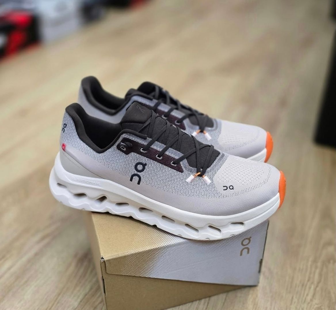 Cloud Tilt Grey White orange 
