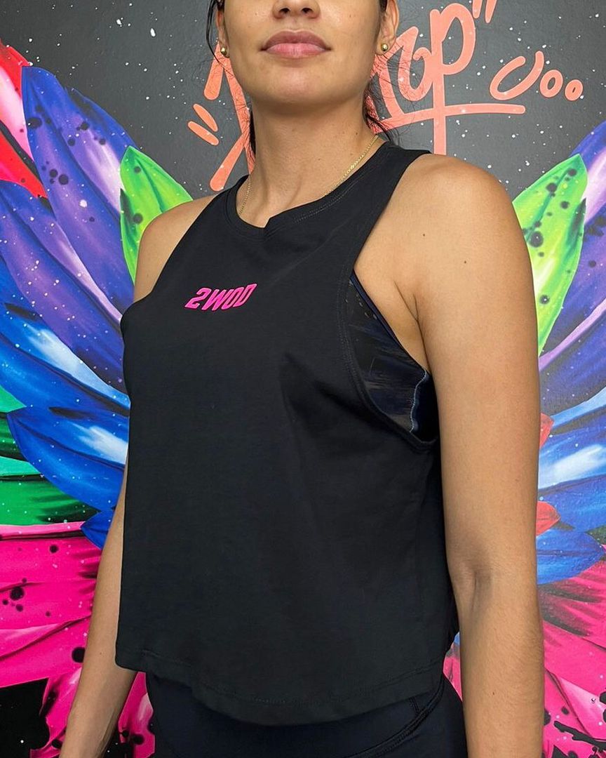  CAMISILLA CORTA NEGRA LOGO FUCSIA 