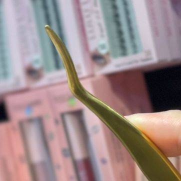 PINZA CURVA APLICADORA DE PESTAÑAS - imagen 2