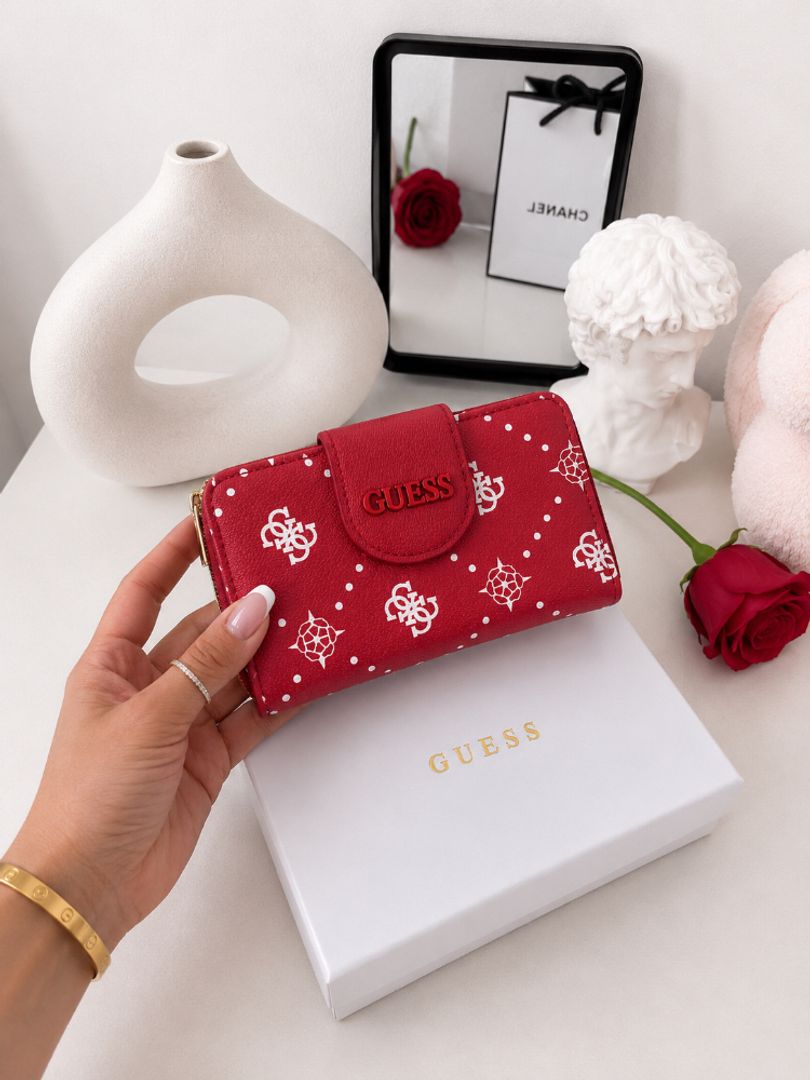 Billetera mediana Guess en caja 