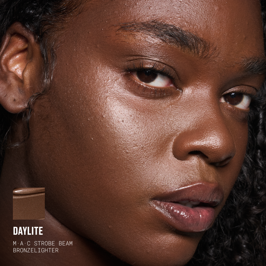 STROBE BEAM LIQUID BRONZER - DAY LITE