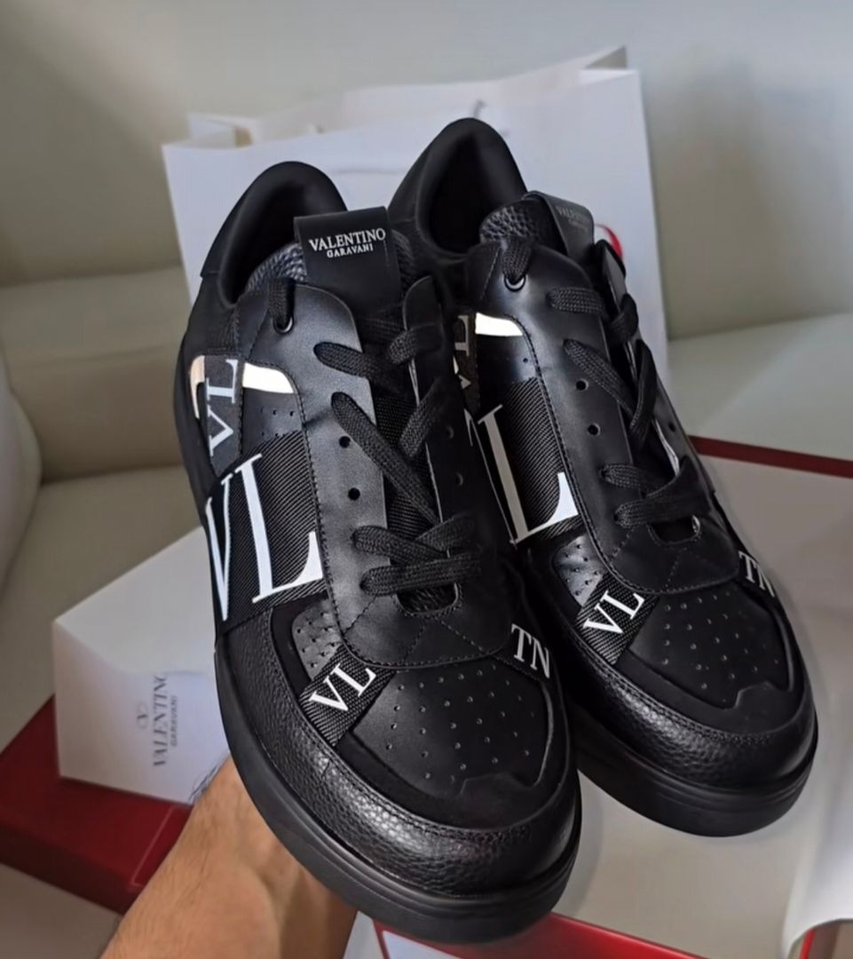 Valentino Garavani VLTN