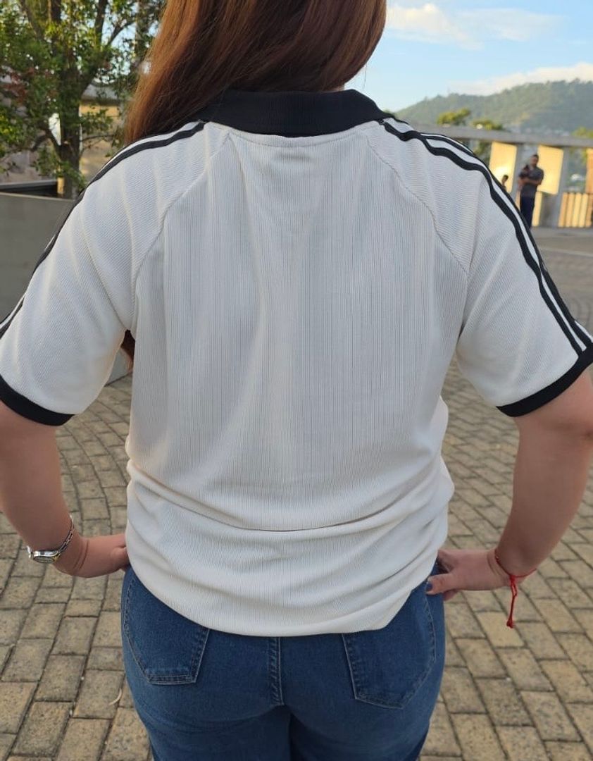 Camisa Adidas clásica Woman 
