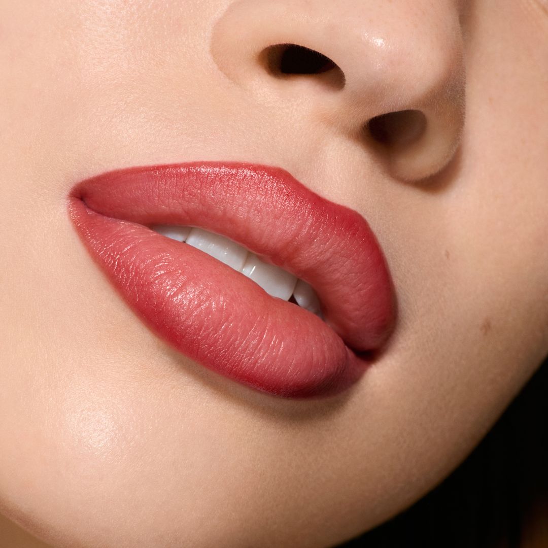 LIPGLAZER GLOSSY LIP LINER RIBBON