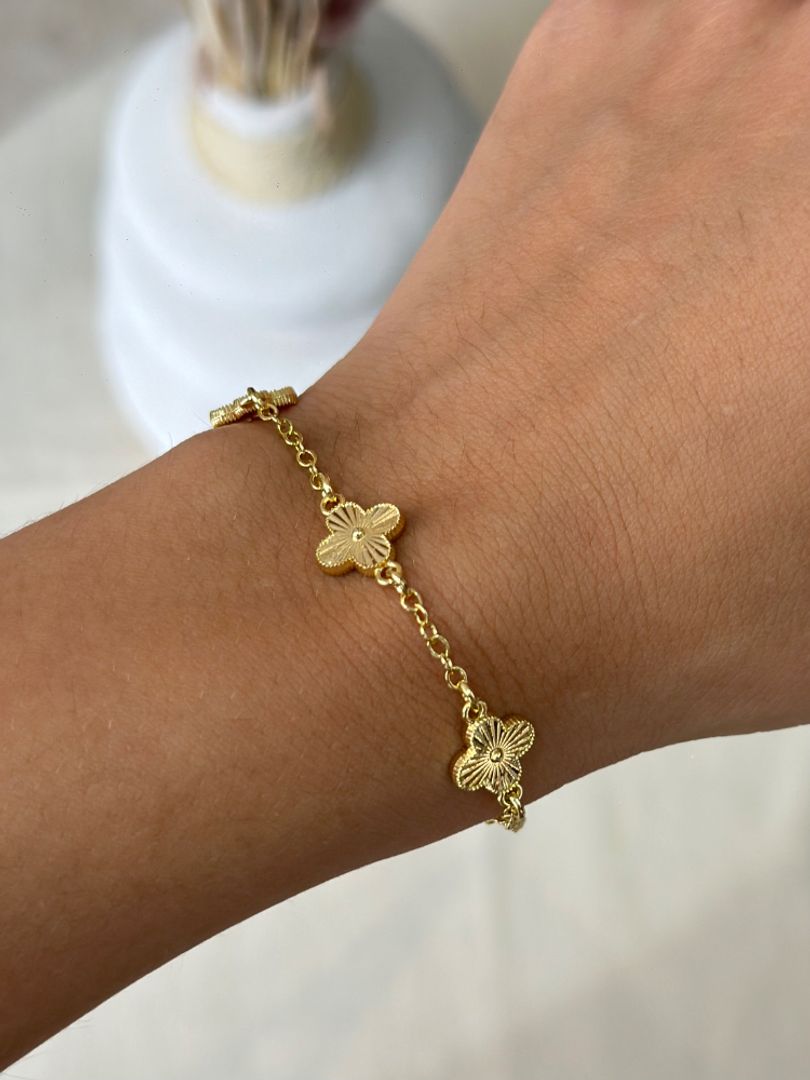 Pulsera vancleef dorado 