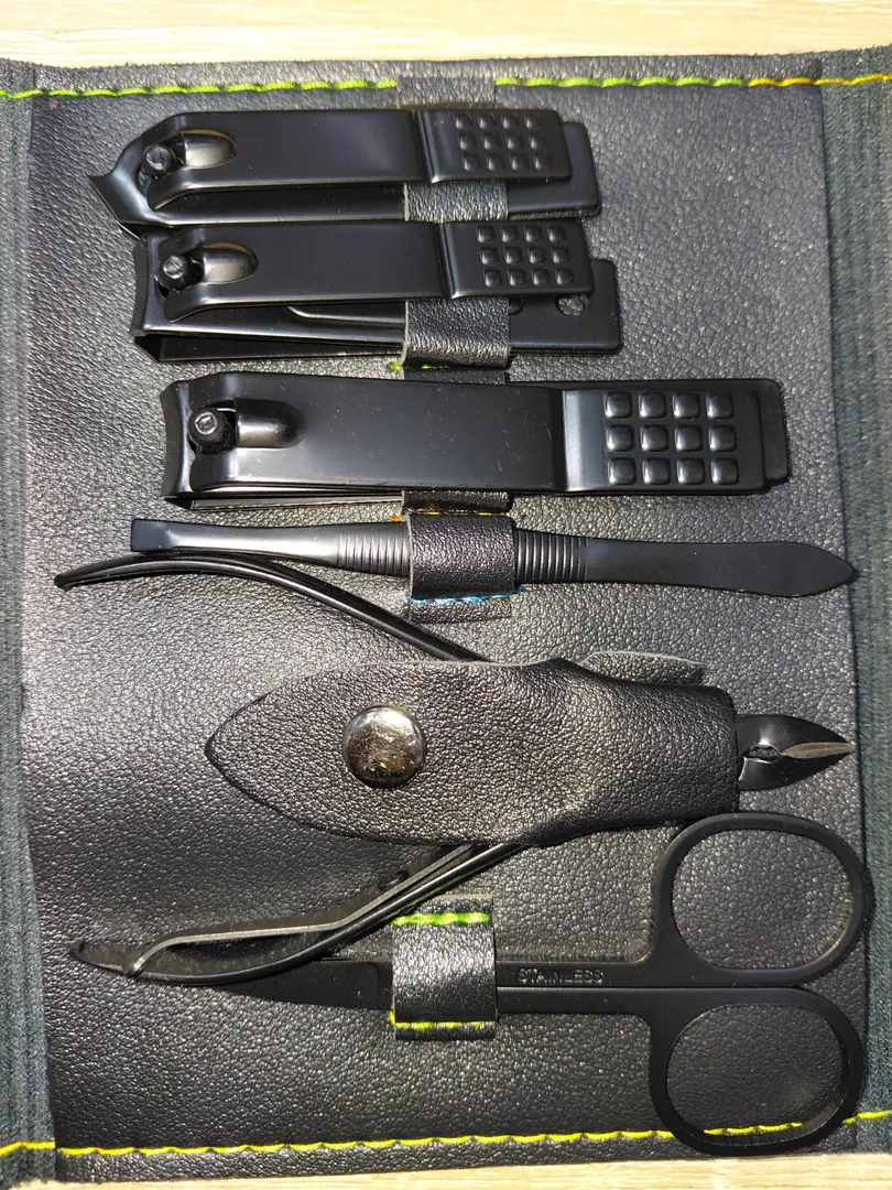 KIT DE MANICURE *16 PIEZAS