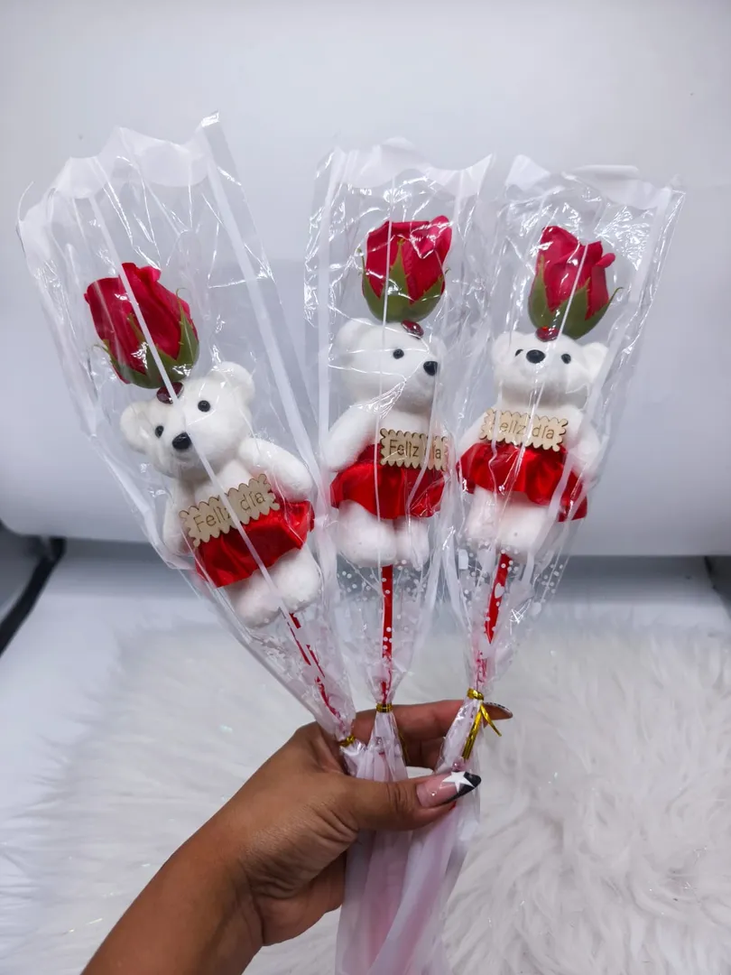 DEETALLE ROSA OSO RS140 