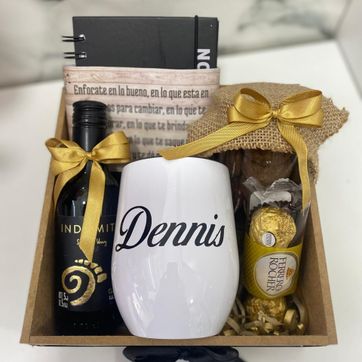 Detalle con agenda y vino  - imagen 2