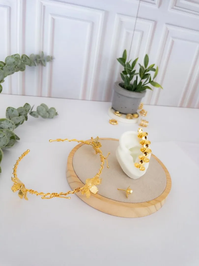 SET DE CHOKER Y ARETE PINZA