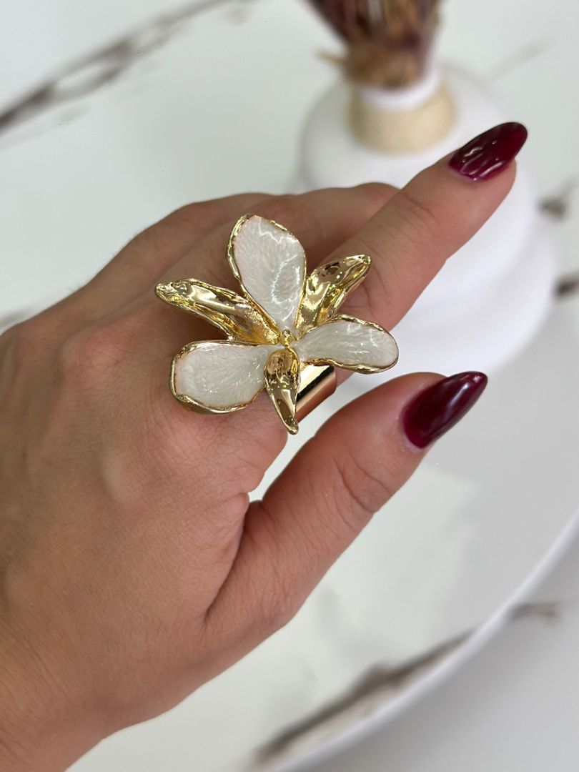 Anillo flor grande 