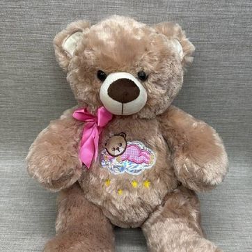 Imagen del producto OSO CON BORDADO Y MOÑO 45 CM