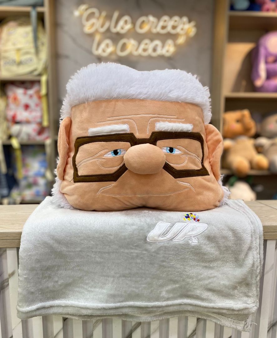 COJÍN CON COBIJA ABUELITO UP ( 40 CM )