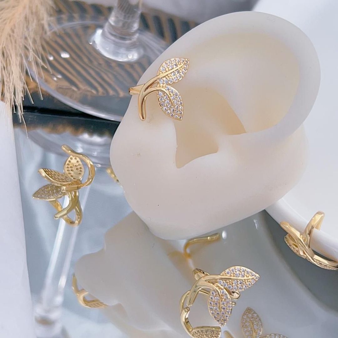 Ear cuff rodio
