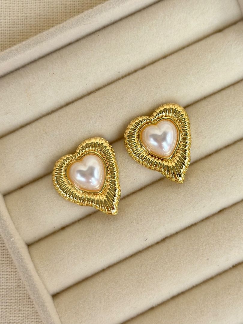 Arete corazón perla