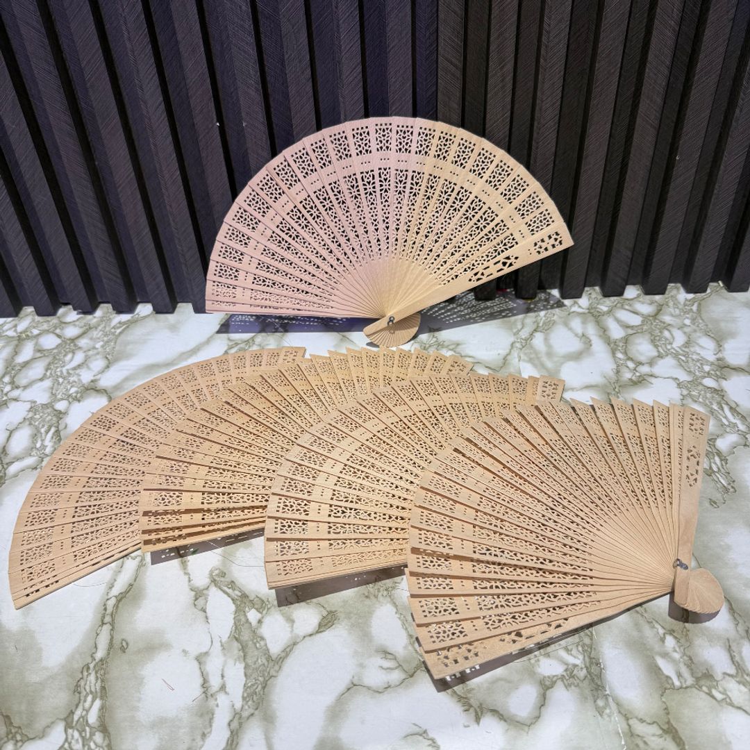 ABANICO EN MADERA 18 CM X 12 UNIDADES 