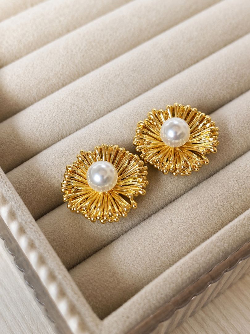 Aretes Flora