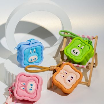 LLAVERO LABUBU MONEDERO - imagen 1