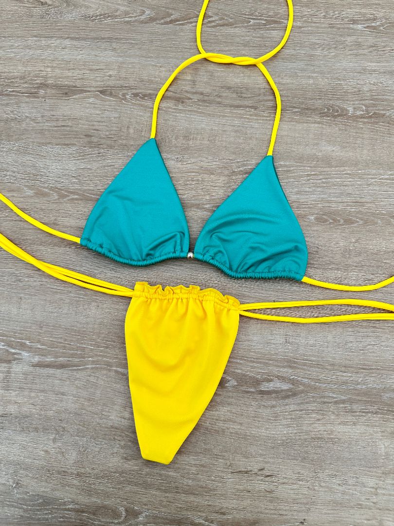 En oferta 3 bikinis 