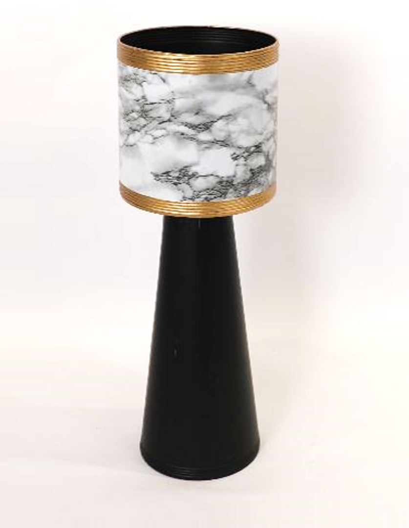 Macetero dorado marmoleado y negro