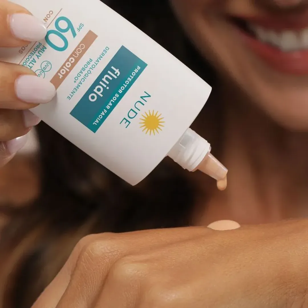 PROTECTOR SOLAR FACIAL FLUIDO SPF 60 CON COLOR 50 ML NUDE