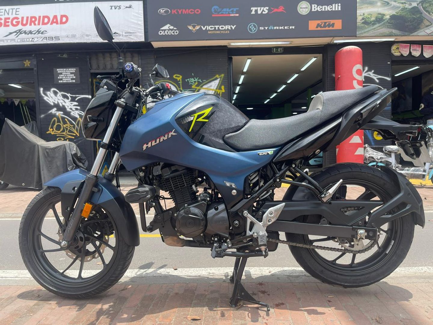 HERO HUNK  160  FI 2V