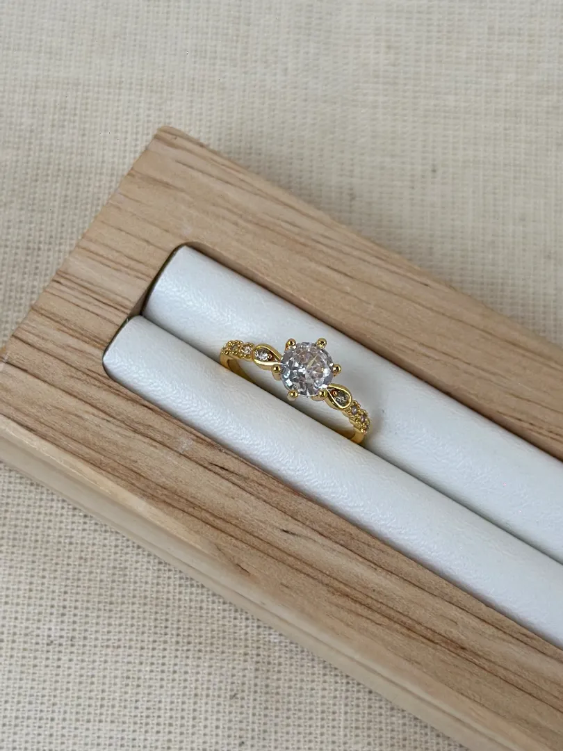 Anillo circon grande 