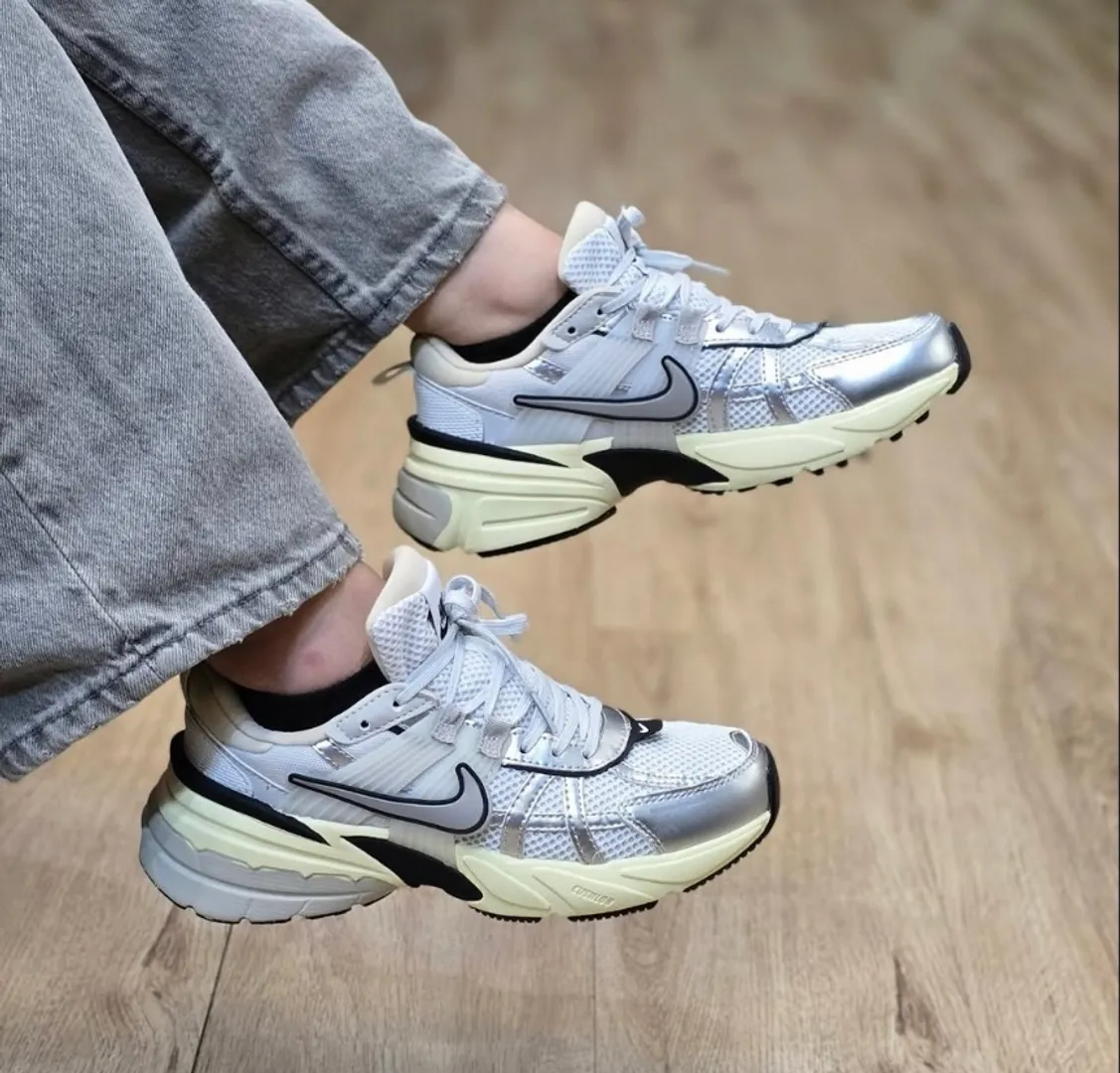 Nike V2k Run Metallic Silver