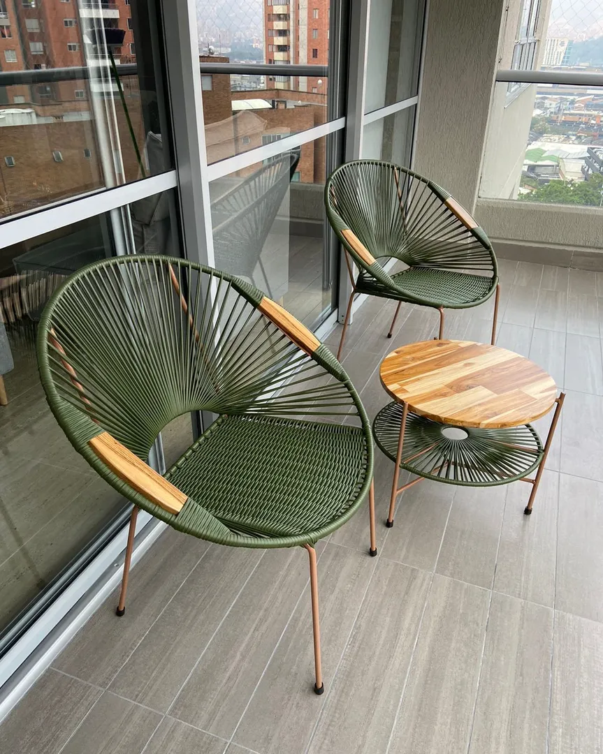 Silla Isabel con brazos de madera