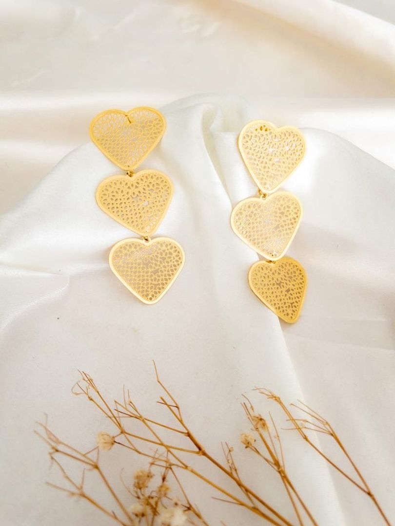 Arete triple corazón calado 