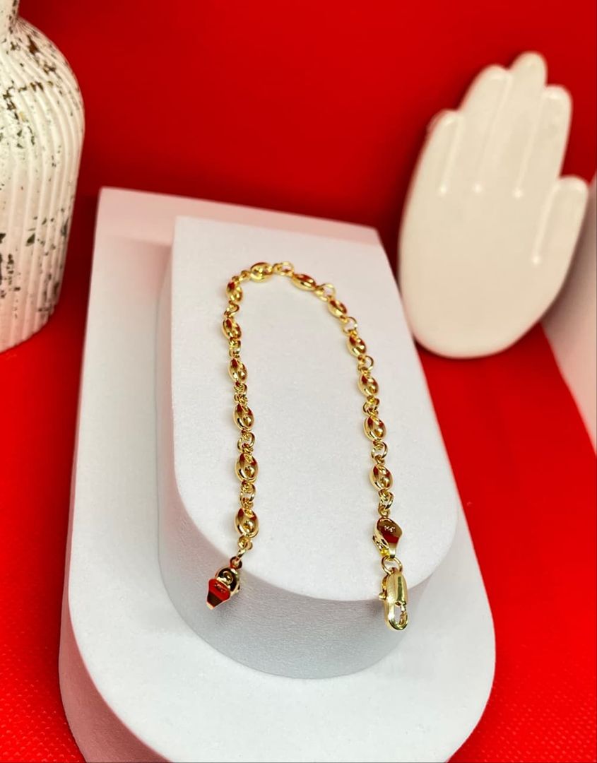 Pulsera gucci semigruesa de 4mm y 20cm