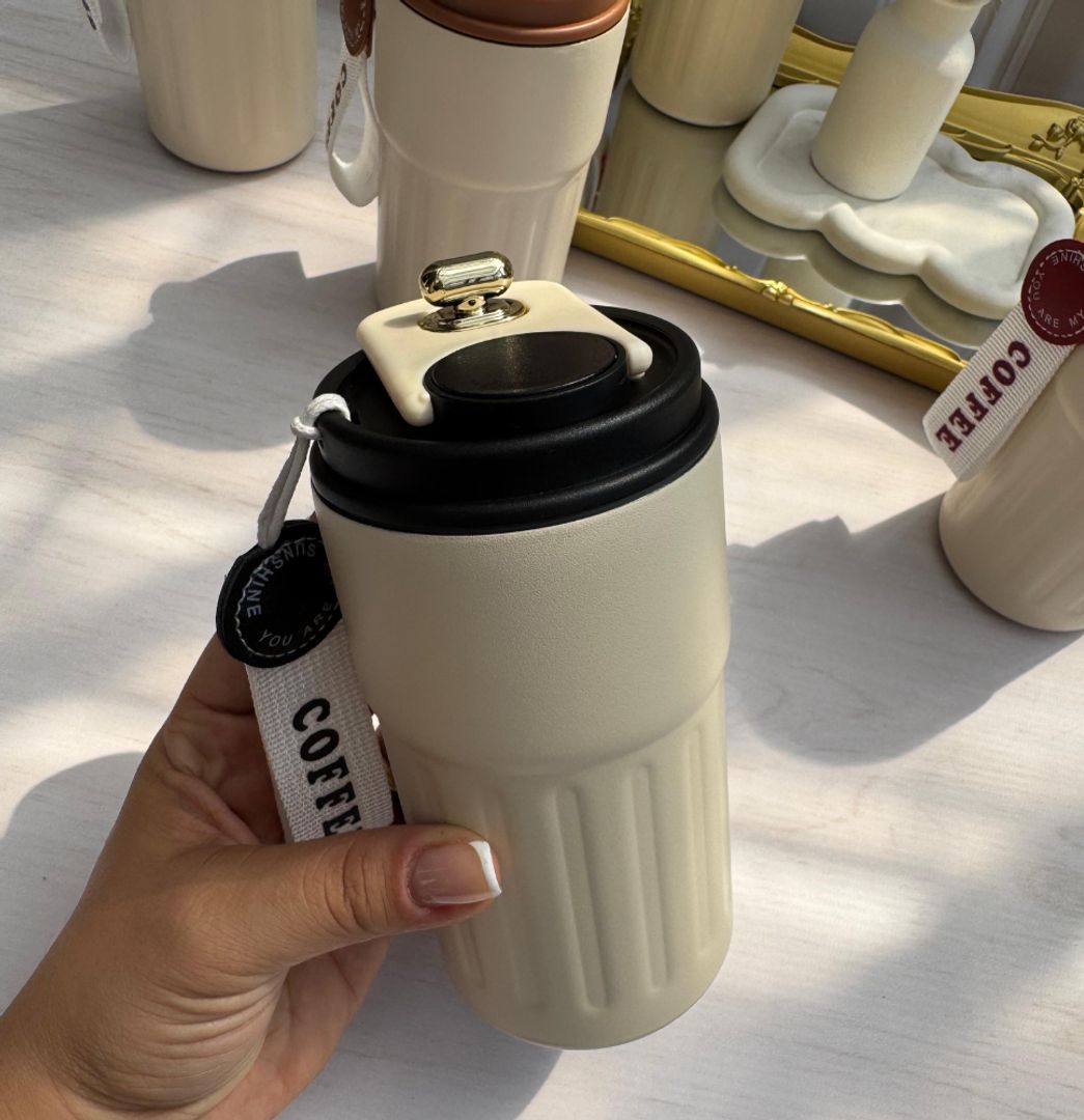 Mug térmico con medición de temperatura 