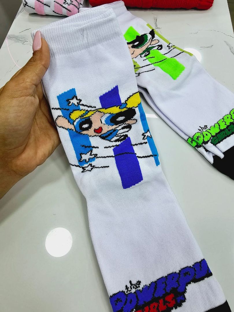 MEDIAS CHICAS SUPER PODEROSAS