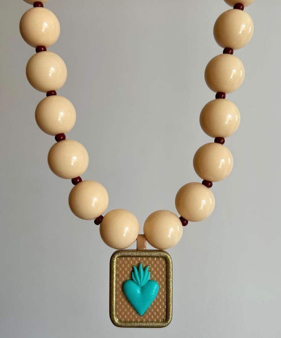 Collar beige aguamarina 