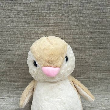 Imagen del producto PINGUINO BEIGE DE 25 CM 